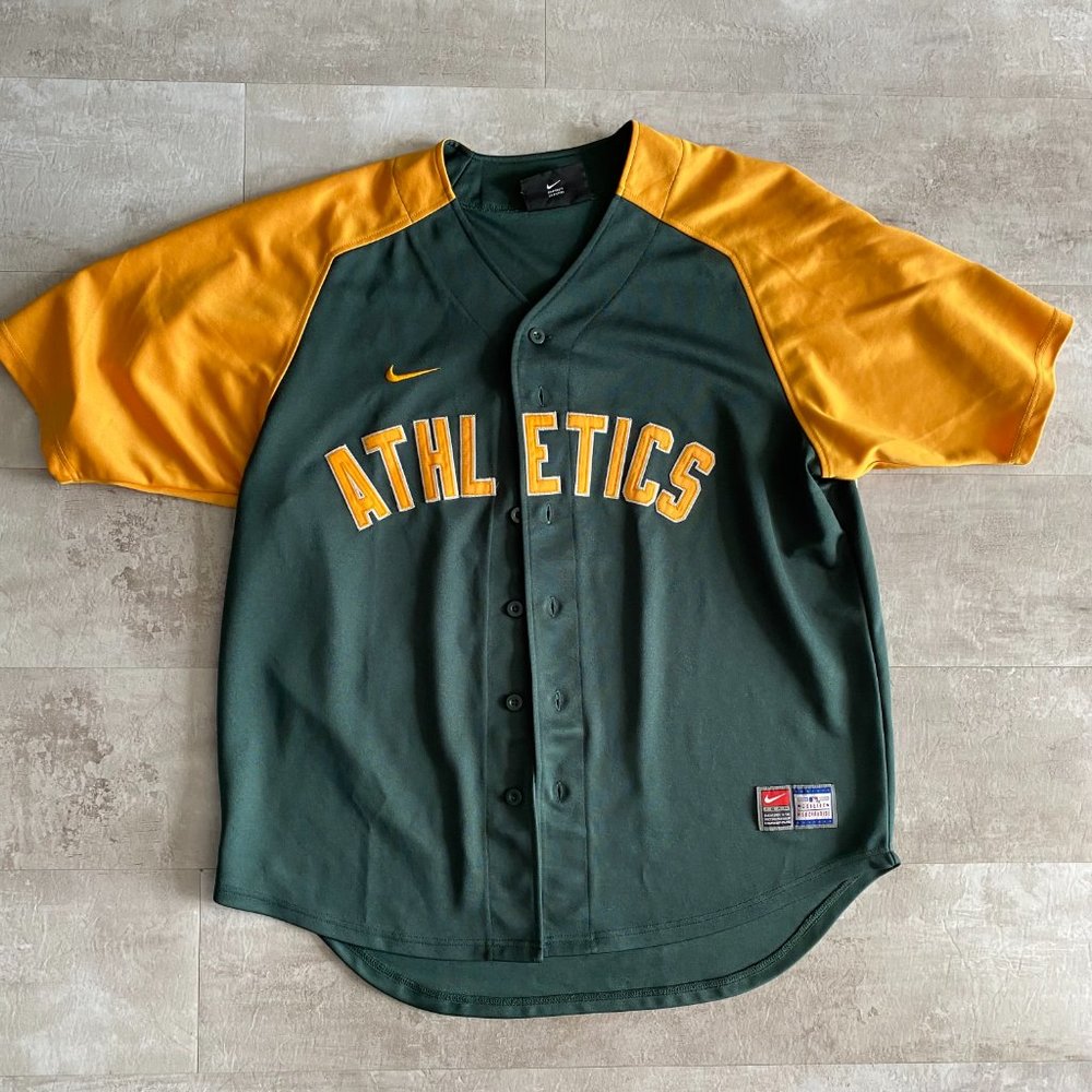 oakland athletics Jesery Baseball MLB size Large like new Nike
